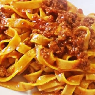 Vegan fettuccine alla bolognese