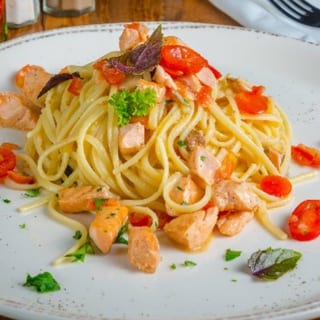 Spaghetti with Salmon and Shrimps