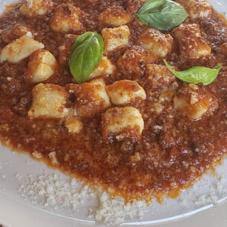 Vegan gnocchi alla bolognese