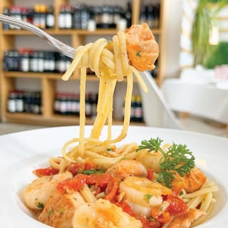 Spaghetti with Salmon and Shrimps