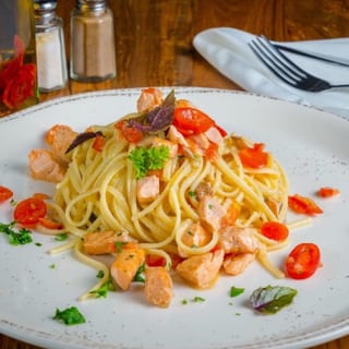 Spaghetti with Salmon  & Cherry Tomato